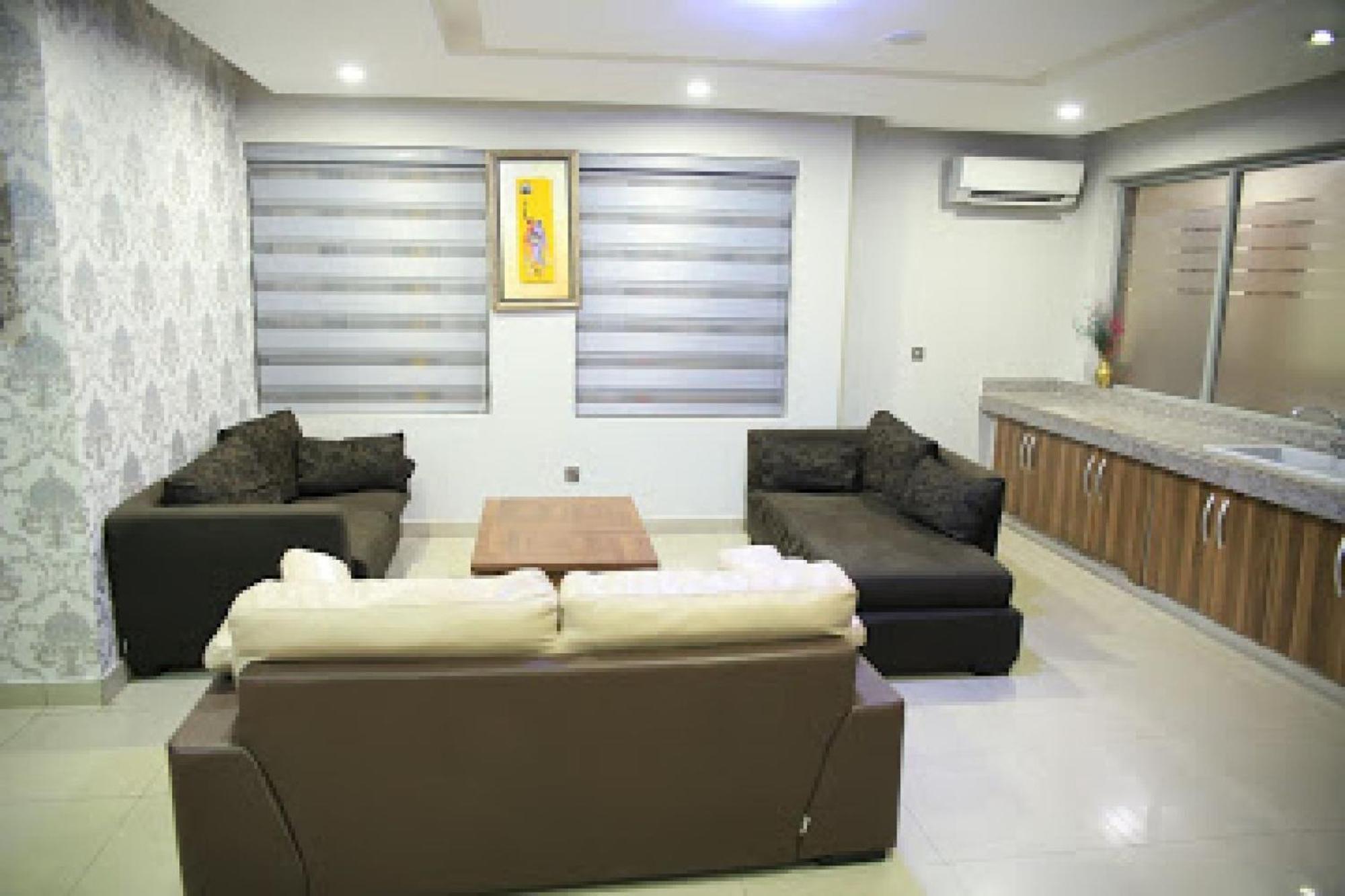 Room In Apartment Ibadan Exterior photo